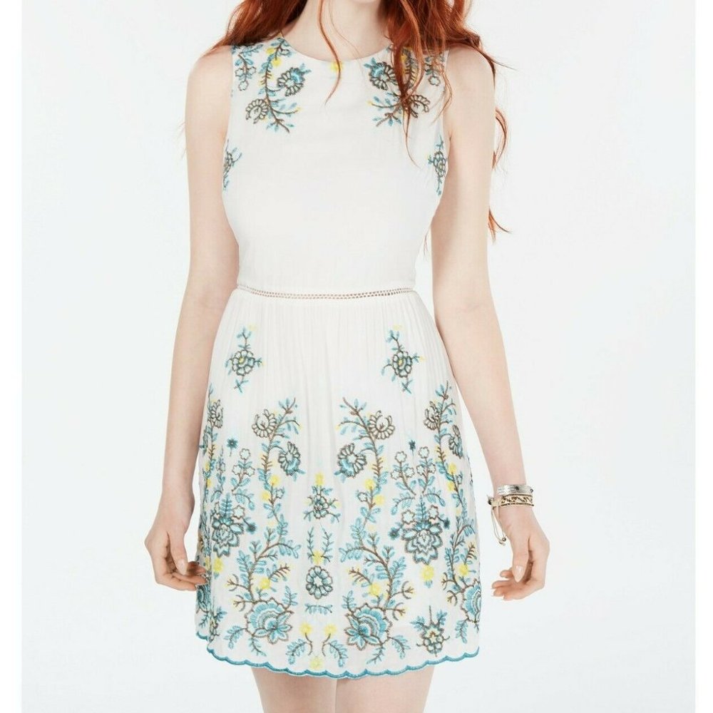 City Studio 5 White Embroidered Dress NWT AK56